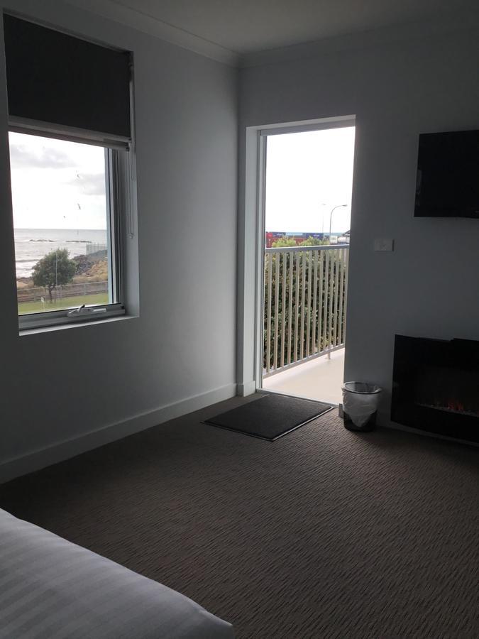 Beach Hotel Burnie Exterior photo