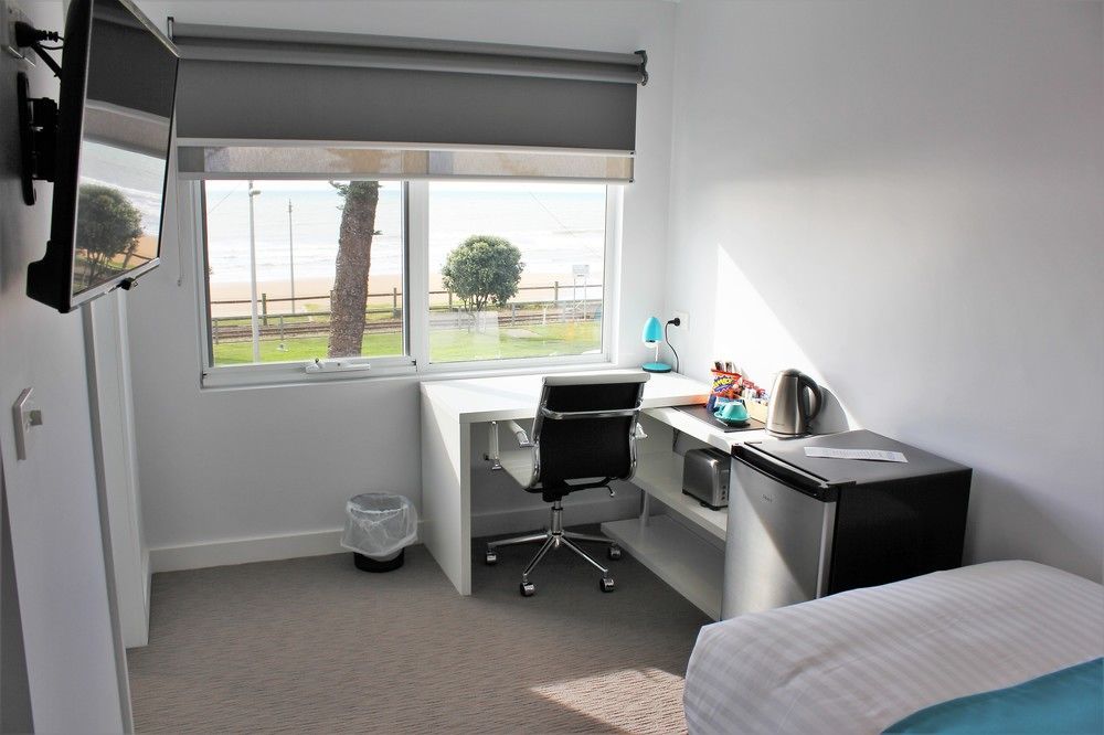 Beach Hotel Burnie Exterior photo
