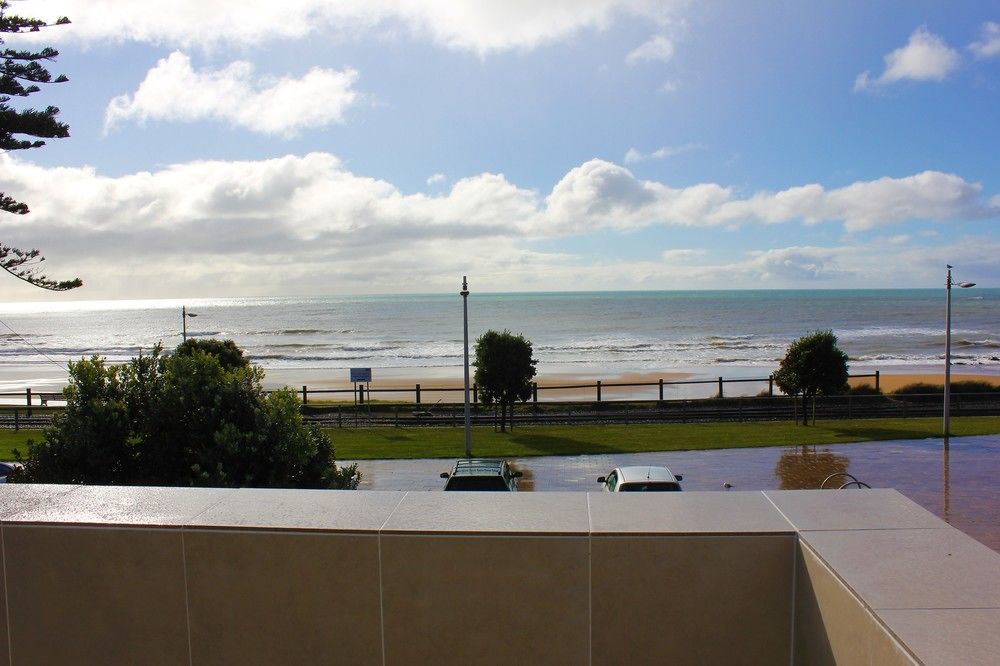 Beach Hotel Burnie Exterior photo